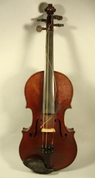 null Violon 4/4 de la maison Silvestre et Maucotel Paris 1921. Petit accident de...