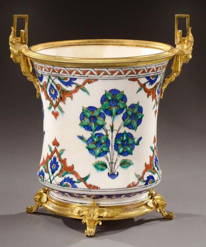 Théodore DECK (1823-1891) Cache-pot cylindrique évasé en partie haute en céramique...