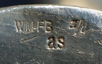 WMF BELGIQUE Centre de table de forme ovale en métal argenté à deux anses ajourées...