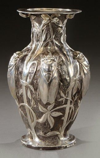 HENRI HUSSON (1852-1914) Rare et exceptionnel vase à panse ovoïde, talon circulaire...