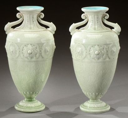 Théodore DECK (1823-1891) Rare paire de vases de forme balustre en céramique émaillée...