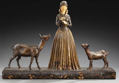 Demeter CHIPARUS (1886-1947) Bronze et ivoire sur socle en marbre. Femme aux chèvres....