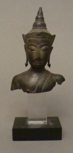 THAÏLANDE Buste de Bouddha en bronze à paitne brune, la XVIIème Haut.: 12.5 cm