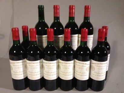 null 12 B CHÂTEAU CHEVAL BLANC (Caisse Bois) T.L.B; 1 accroc étiquette; 1 s.c. GCC1A...