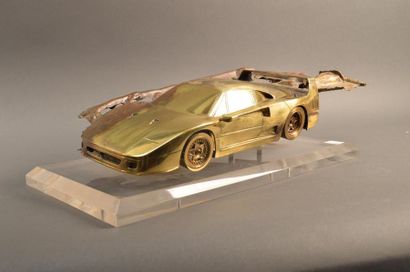 Michel SAUZE (XXème s.) Ferrari F-40 Epreuve en bronze brute de fonderie réalisée...