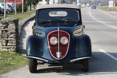 1939 - PEUGEOT 202 DÉCOUVRABLE C'est au salon de l'automobile de 1937 que fut présentée...
