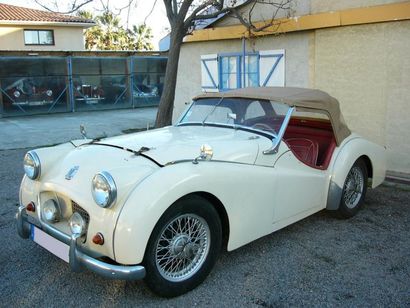 1955 - Triumph TR2 L'entreprise Standard rachète Triumph en 1944. Avant la guerre,...