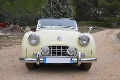 1956 - Triumph TR3 La Standard Motor Company lancera la TR3 en octobre 1955. Elle...