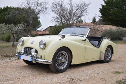 1956 - Triumph TR3 La Standard Motor Company lancera la TR3 en octobre 1955. Elle...