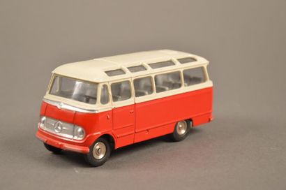 DINKY TOYS Petit autocar Mercedes Ref. 541 Très bon état. Boîte