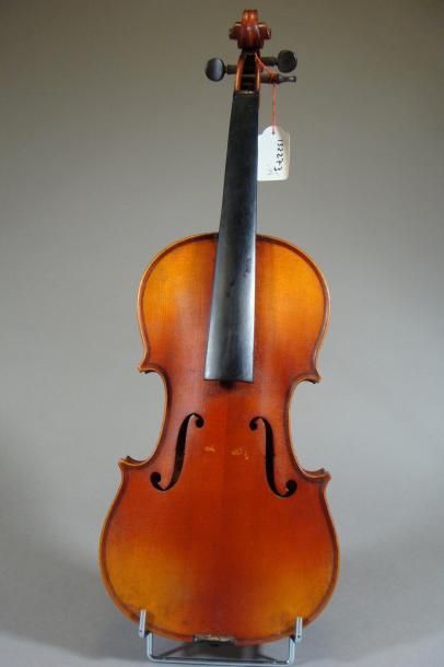null Violon 3/4 Mirecourt 1920-30, étiquette de Stradivarius 338 mm Etui