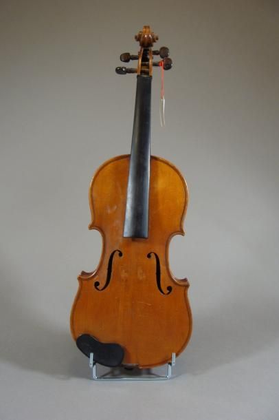 Violon 3/4 Mirecourt 1920-30, étiquette Stradivarius...