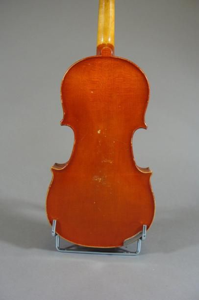 null Violon 1/4 de Mirecourt 1920-30, étiquette «copie de Stradivarius» 265 mm Etui...