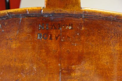 null Violoncelle 7/8 de Claude BOIVIN portant l'étiquette fait à Paris 1749 703 mm...