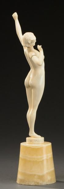 Paul PHILIPPE (1870-1930) «L'éveil» Sculpture en taille directe sur ivoire figurant...