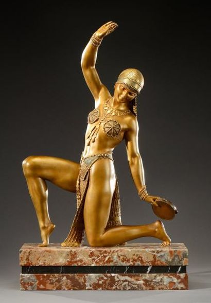 Demeter CHIPARUS (1886-1947) Sculpture en bronze doré à patine brune et verte figurant...