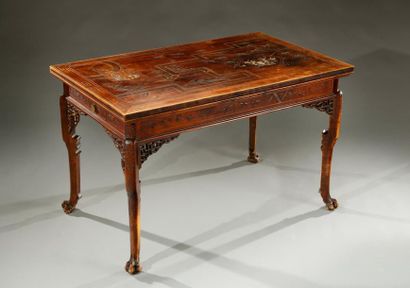 Gabriel VIARDOT (1830-1906) Table à rallonges en hêtre teinté à plateau rectangulaire...