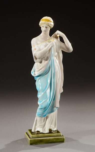 Théodore DECK (1823-1891) Sujet en céramique émaillée polychrome figurant une tanagra...