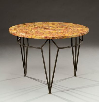 MARC DU PLANTIER (1901-1975) Table basse à plateau circulaire en marbre brèche d'Alep...