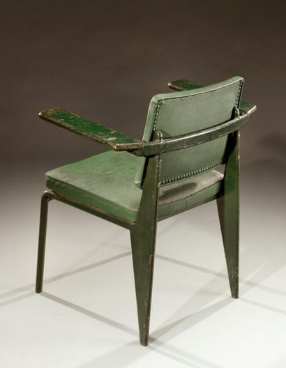 JEAN PROUVE (1901-1984) pour la CPDE Rare fauteuil en métal laqué vert à assise carrée,...