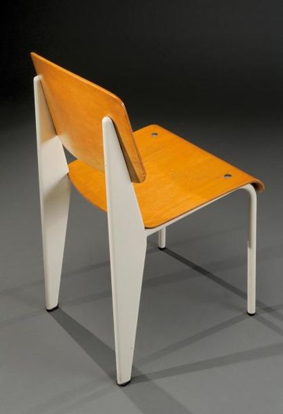 Jean PROUVÉ (1901-1984) Exceptionnelle suite de cinq chaises modèle «n°305» dite...