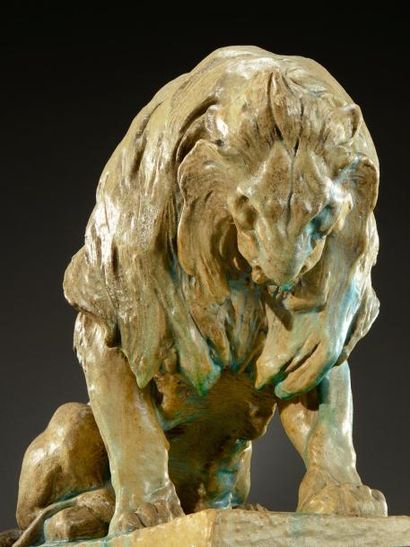Paul JOUVE (1878-1973) et Emile MULLER (1854-1945) «Lion assis» Importante sculpture...