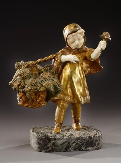 CHARLOTTE MONGINOT (née en 1872) Sculpture chryséléphantine en bronze à patine dorée...