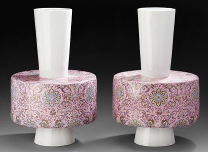 null Paire de vases céramique signés Eric ROBIN. Haut.: 52 cm