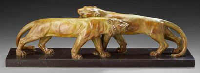 Alberto BAZZONI (1889-1973) Deux tigres Bronze. Signé. Dim: 26 x 81 cm