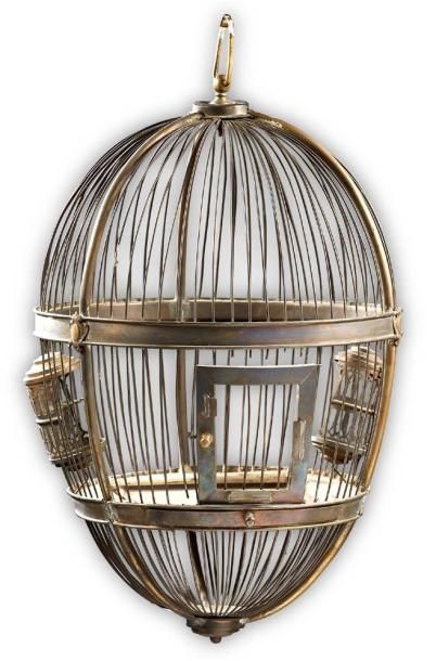 null Cage à oiseaux de forme ovoïde en métal comprenant sur les côtés deux petites...