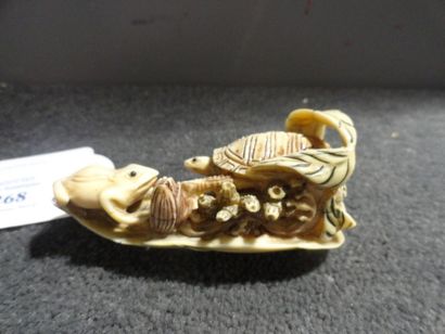 JAPON Netsuke représentant une tortue et une grenouille