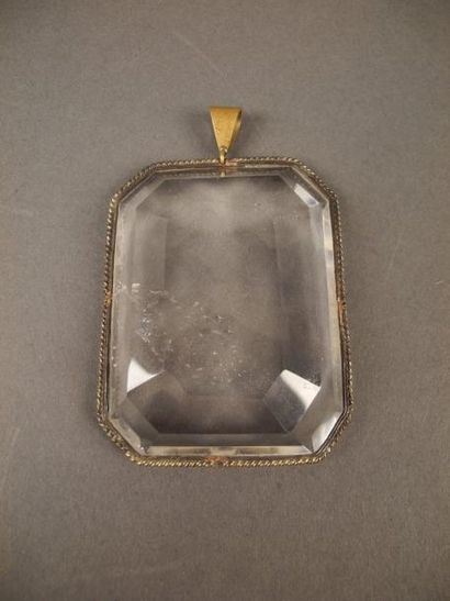 null Important pendentif en cristal de roche taillé, monture en vermeil torsadé XVIIIème...
