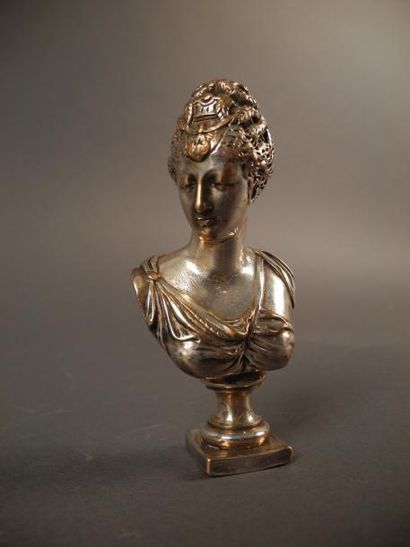 null Cachet en bronze argenté représentant un buste de femme H: 9,5 cm