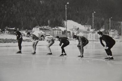 Georges II Tairraz (1900-1975) Sportifs à la patinoire Sportifs en bobsleigh Match...