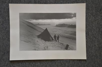 Georges II Tairraz (1900-1975) Chamonix Bivouac en haute montagne Cordée en haute-montagne...