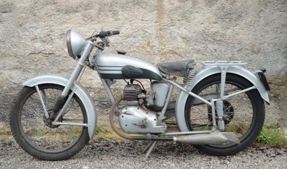 1955 Motobécane D45 S Créée en 1924, Motobécane est une marque mythique et de référence...