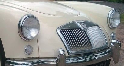 1957 MG A 1500 ROADSTER La MG A a officiellement été présentée au salon de Frankfort...