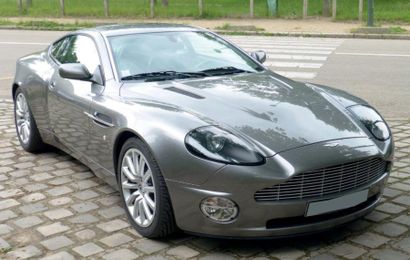 2003 ASTON MARTIN VANQUISH L'Aston Martin V12 Vanquish fait partie des voitures qui...