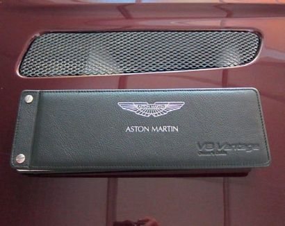 2006 ASTON MARTIN V8 VANTAGE Suite au lancement de la Vanquish, fleuron de la marque...