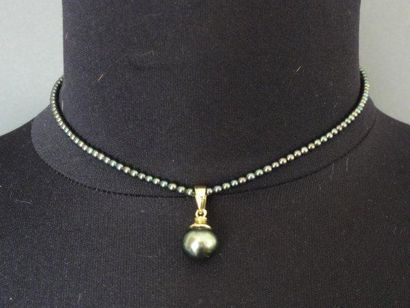 null Collier perles de Tahiti, avec une perle pendante