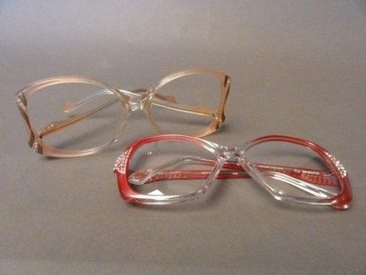 null LOT DE DEUX PAIRES DE LUNETTES