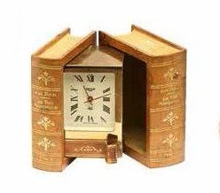JAEGER Paris Vers 1960 «LIvre d'heures» Pendulette électrique en forme de livre....