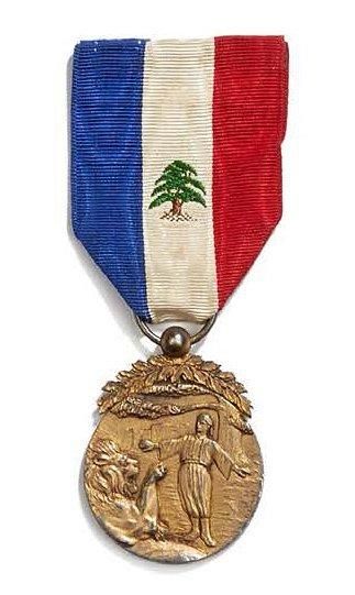 LIBAN Mérite Libanais. Médaille de 4ème classe, modèle du Grand Liban signé G. Corm...