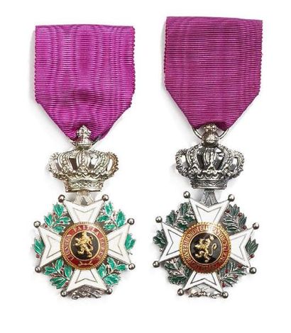 BELGIQUE Deux croix de chevalier de l'ordre de Léopold dont un dans son écrin de...