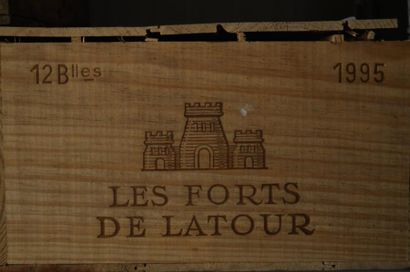 null 12 B LES FORTS DE LATOUR (Caisse Bois abimée) Pauillac 1995