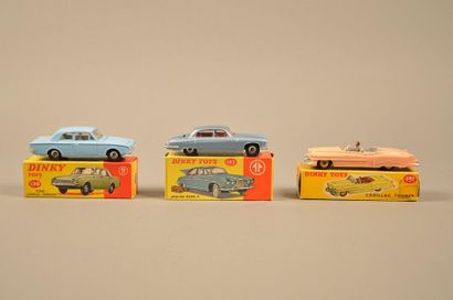 DINKY TOYS Ensemble de trois véhicules dans leurs boîtes comprenant: - Ford Consul...