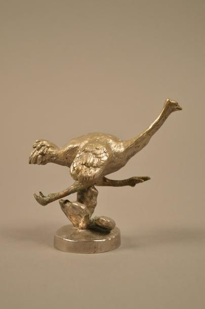 null Mascotte automobile «Autruche» Sujet en bronze Signé G. Mercier H.: 10,5 cm