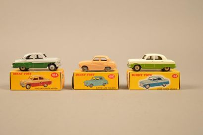DINKY TOYS Ensemble de trois véhicules dans leurs boîtes comprenant: - Austin A 30...