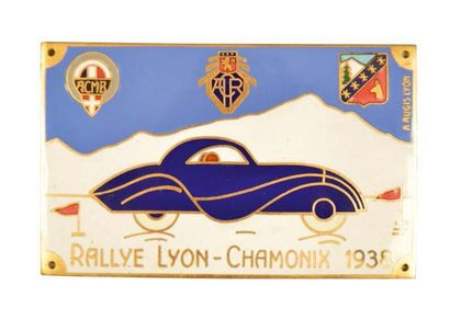 null Badge du Rallye Lyon - Chamonix 1938 A. Augis, fabricant 6 x 9,5 cm