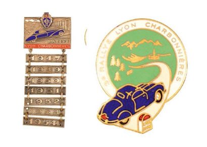 null Broche du Rallye Lyon - Charbonnières avec sept plaquettes annuelles de 1947...